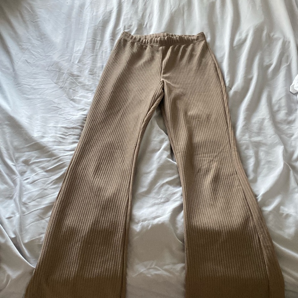 Flared brown ribbed leggings